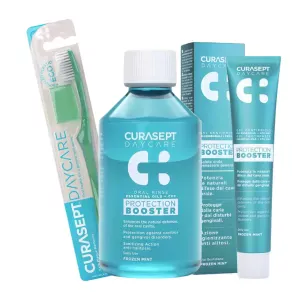 Набір Curasept Daycare Protection Booster Frozen Mint (ополіскувач 250 мл, зубна паста 75 мл, зубна щітка)